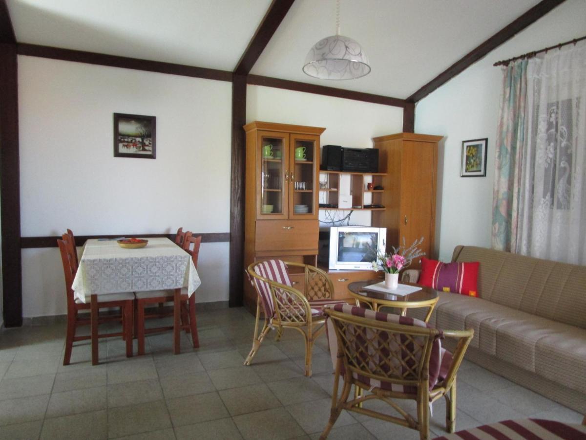Beachfront House Nada - Happy Rentals Karlobag Esterno foto