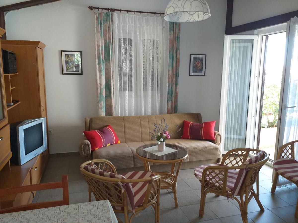 Beachfront House Nada - Happy Rentals Karlobag Esterno foto